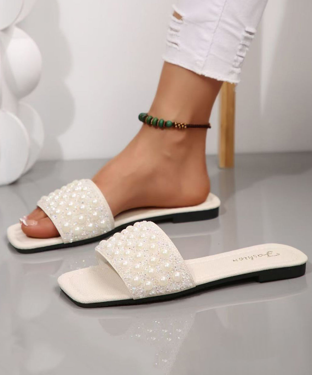 Splicing White Faux Leather Nail Bead Slide Sandals