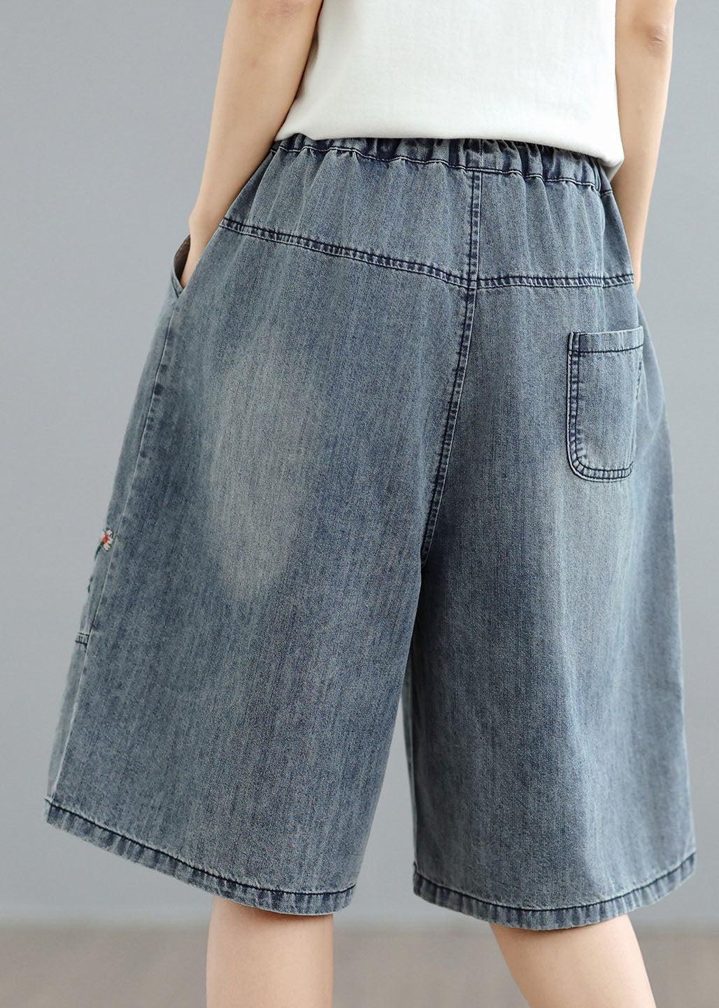 Blue Embroidered Pockets Denim Shorts Summer