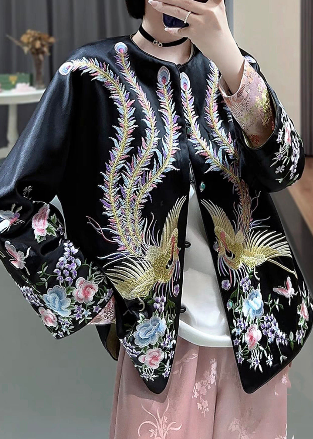 Black Button Embroideried Silk Coats O-neck Long Sleeve