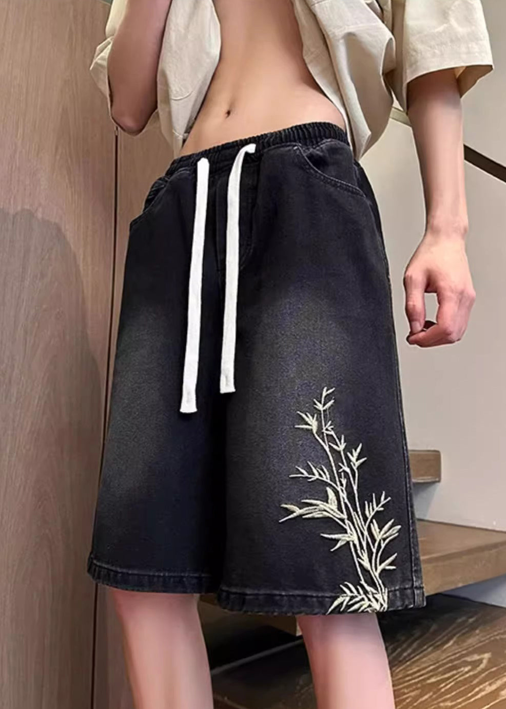 Black Pockets Elastic Waist Denim Summer Shorts Embroideried