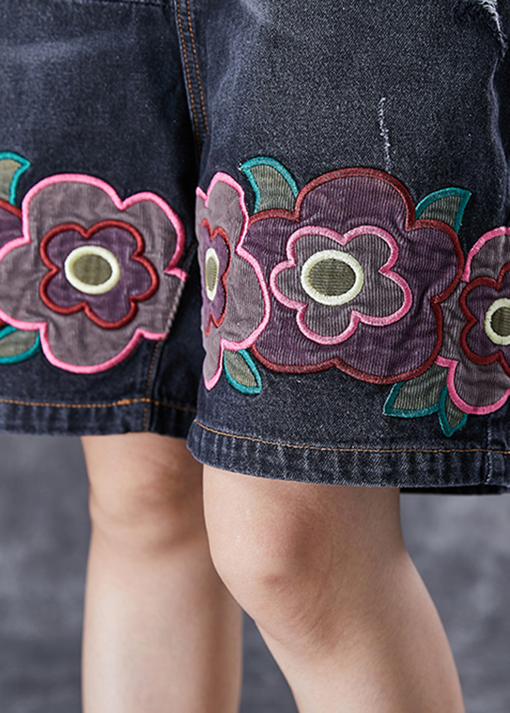 Black Elastic Waist Embroideried Denim Shorts Summer