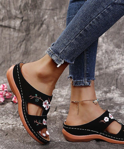 Red Embroideried Faux Leather Splicing Wedge Slide Sandals