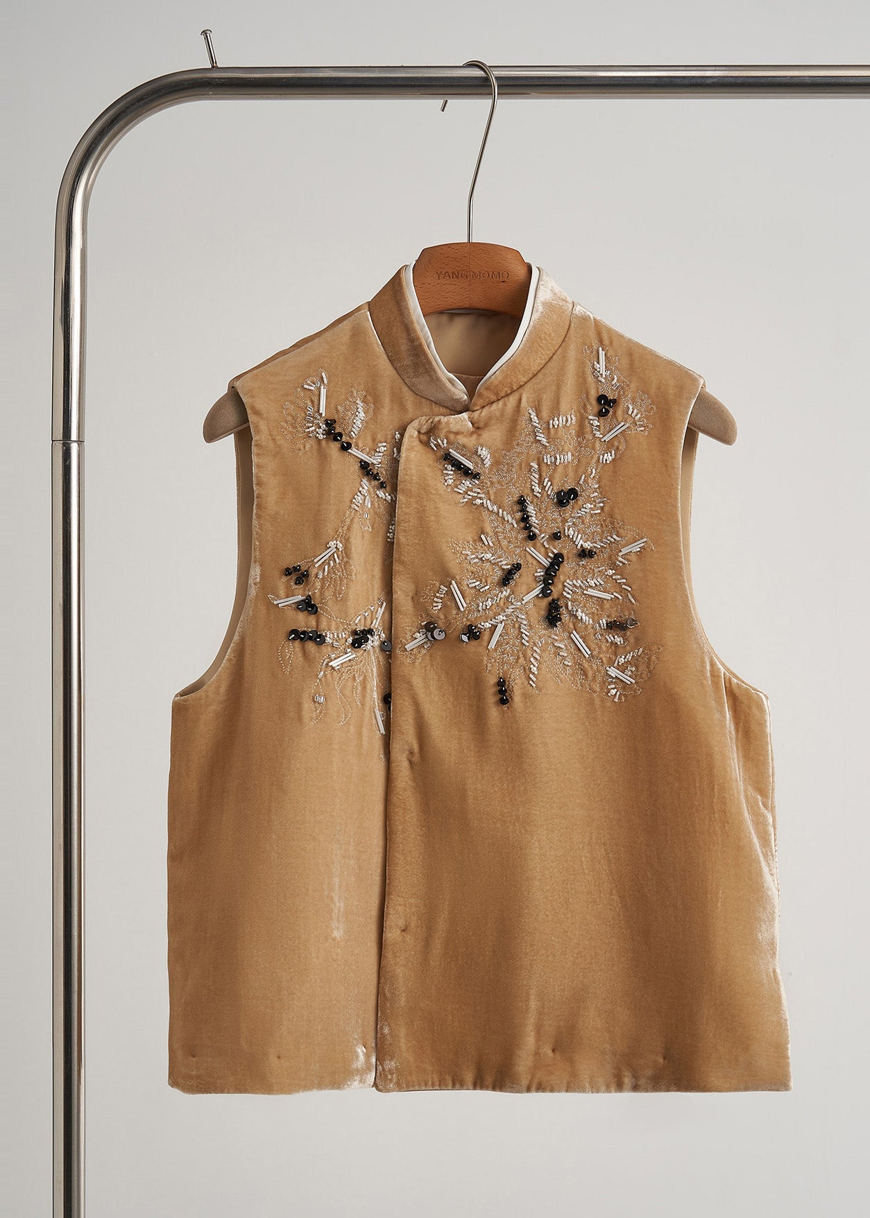 Yellow Embroidered Nail Bead Silk Velour Vests Spring