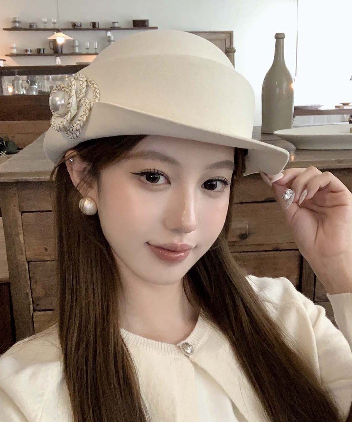 Classy Black Pearl Woolen Cloche Hat