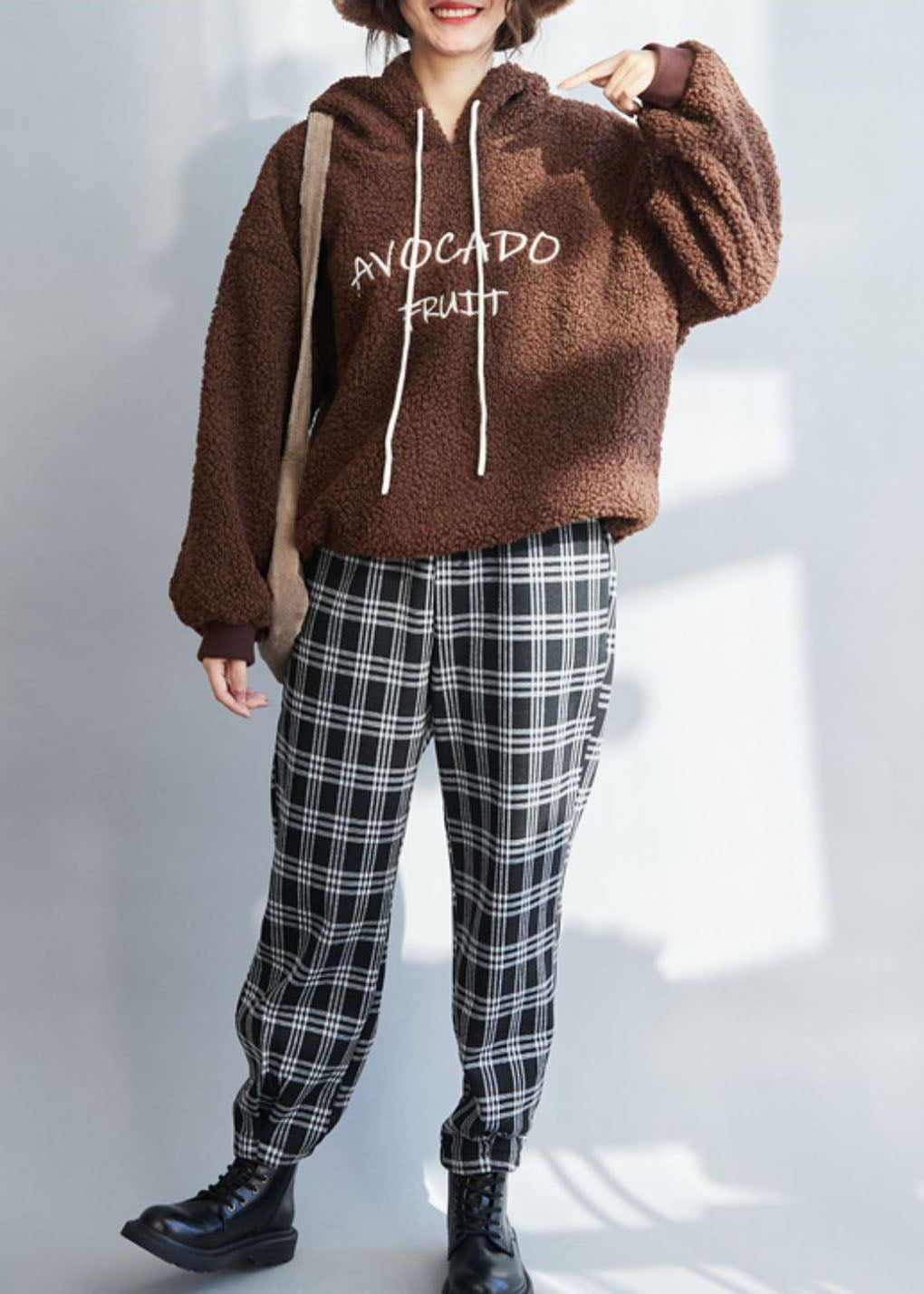 Chocolate Thick Fleece Wool Sweatshirt Letter Embroideried Winter