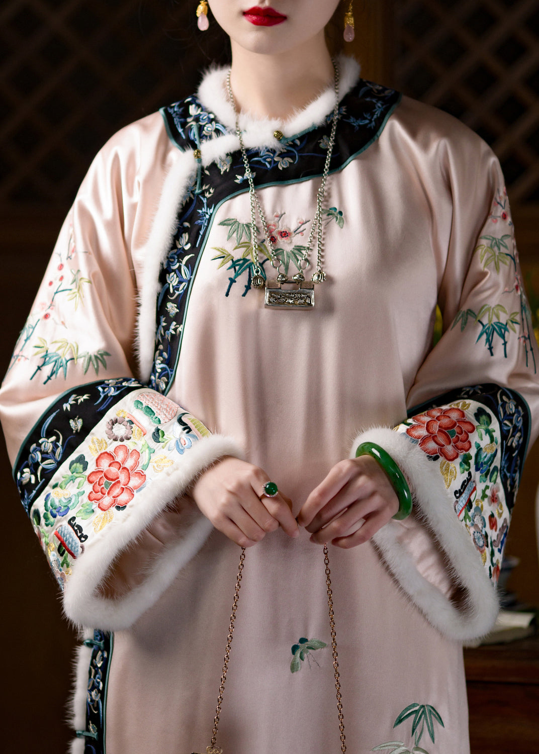 O-neck Embroideried Thick Silk Cheongsam Long Sleeve