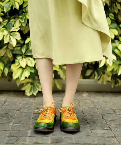 Style Retro Colorblock Embossed Lace Up Single Shoe