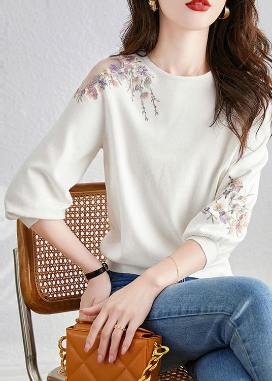 French White O-neck Embroidered Versatile Knit Top Fall