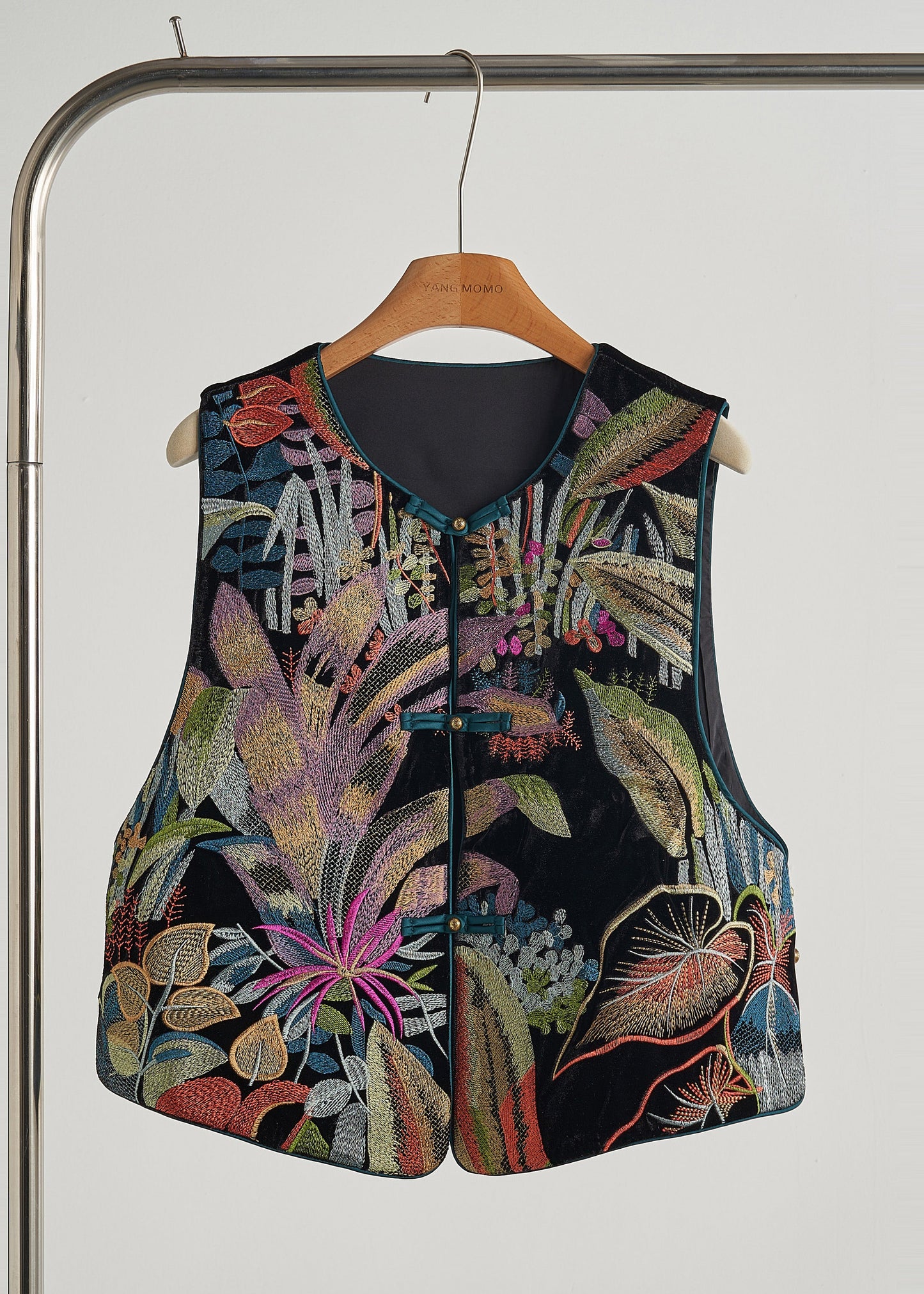 Handmade Black Embroideried Chinese Button Silk Velour Vests Spring