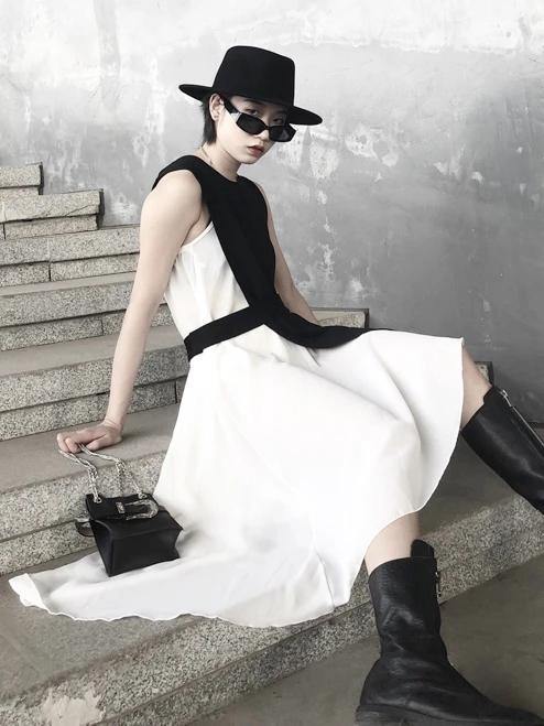 Italian White Cotton Wardrobes O Neck Asymmetric Baggy Dress