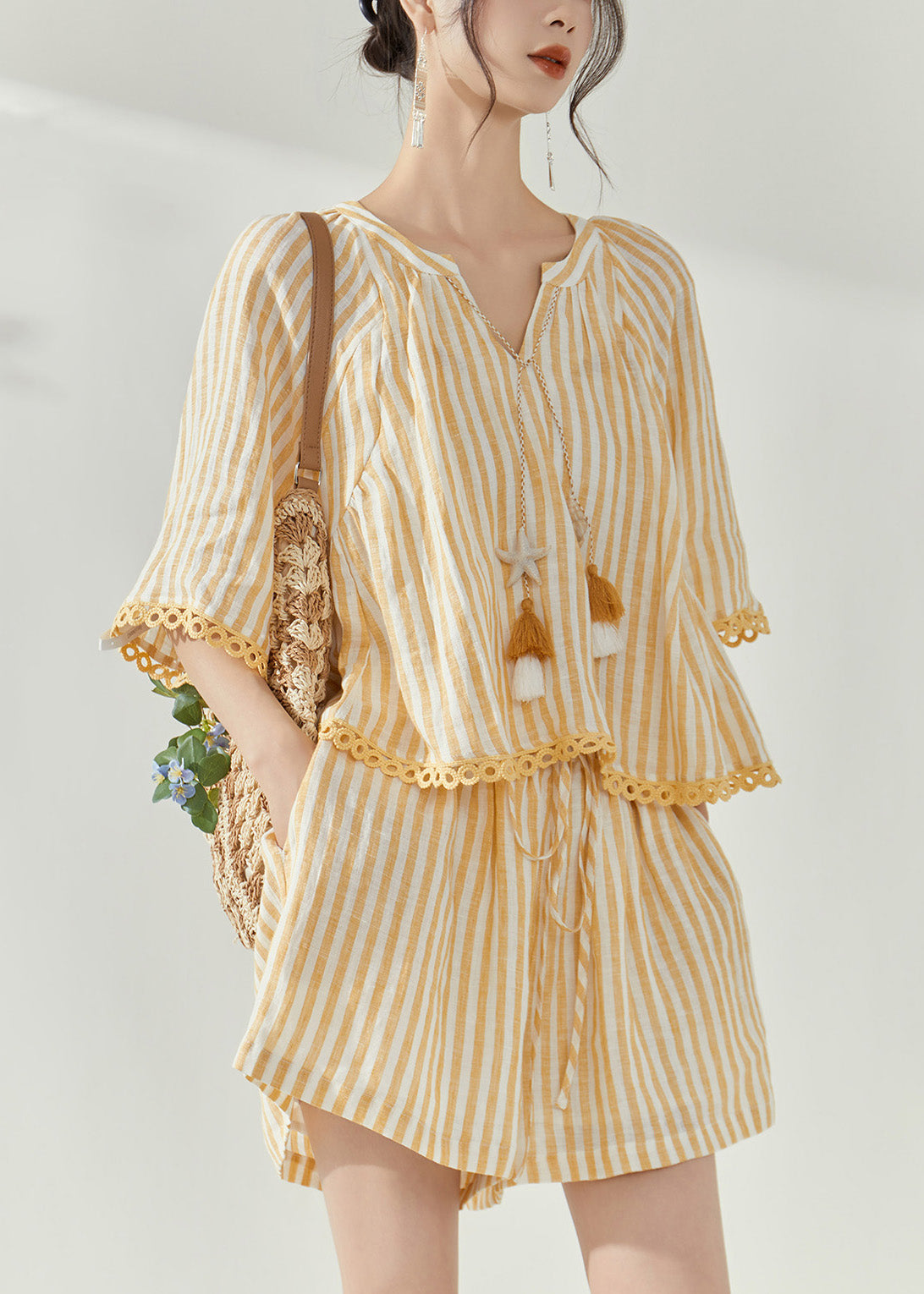 Modern Yellow Striped Top and Shorts Two-piece Set Short Sleeve