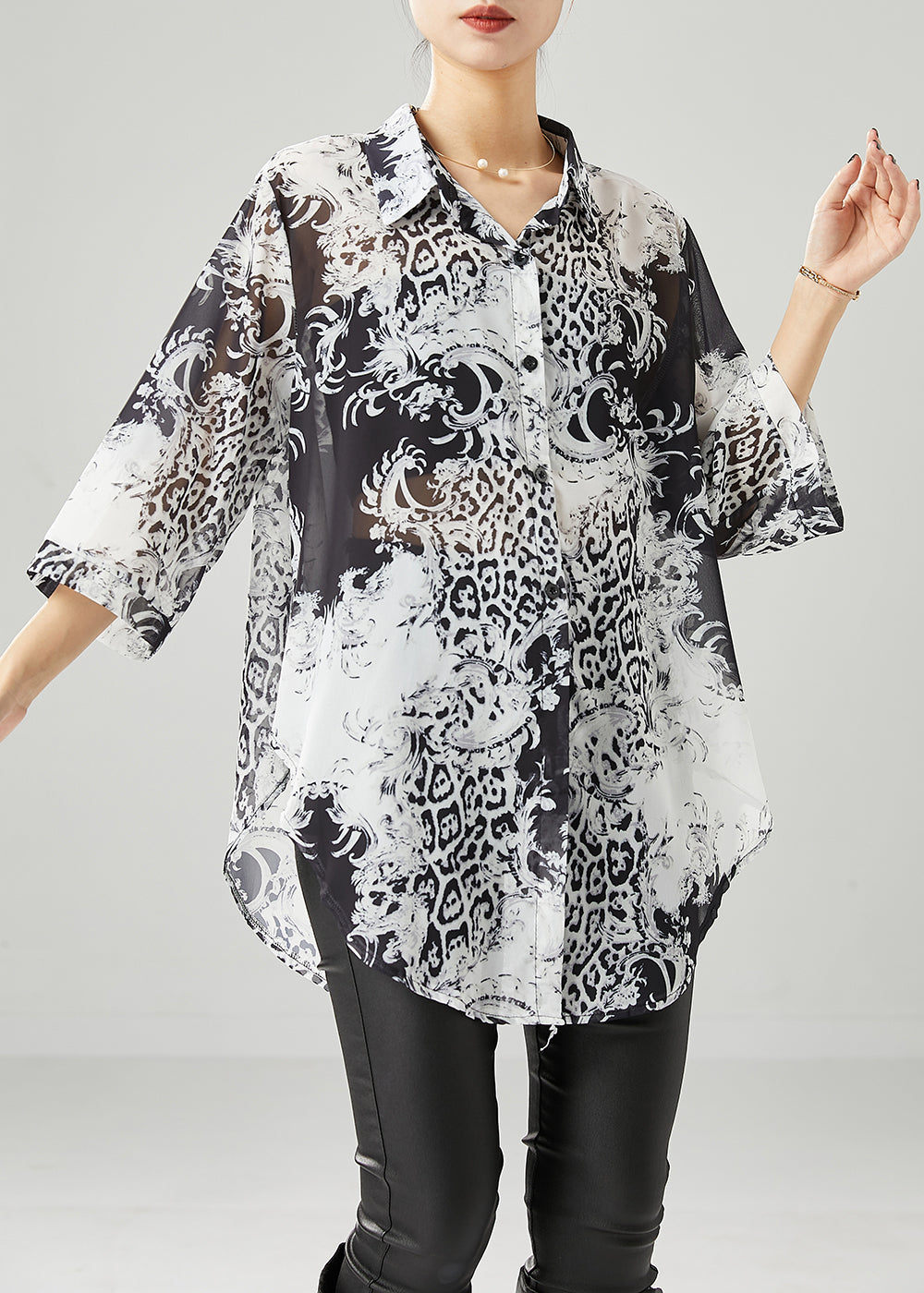 Black White Print Oversized Chiffon Blouses Half Sleeve