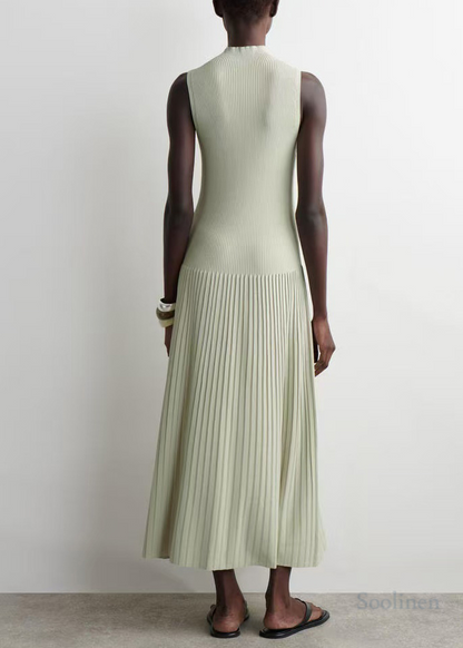 Silm Fit White Stand Collar Knit Pleated Dress Sleeveless