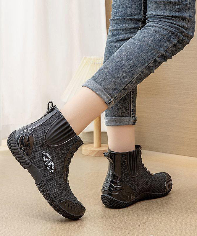 Soft and Fashionable Anti Slip Water Shoes for External Wear