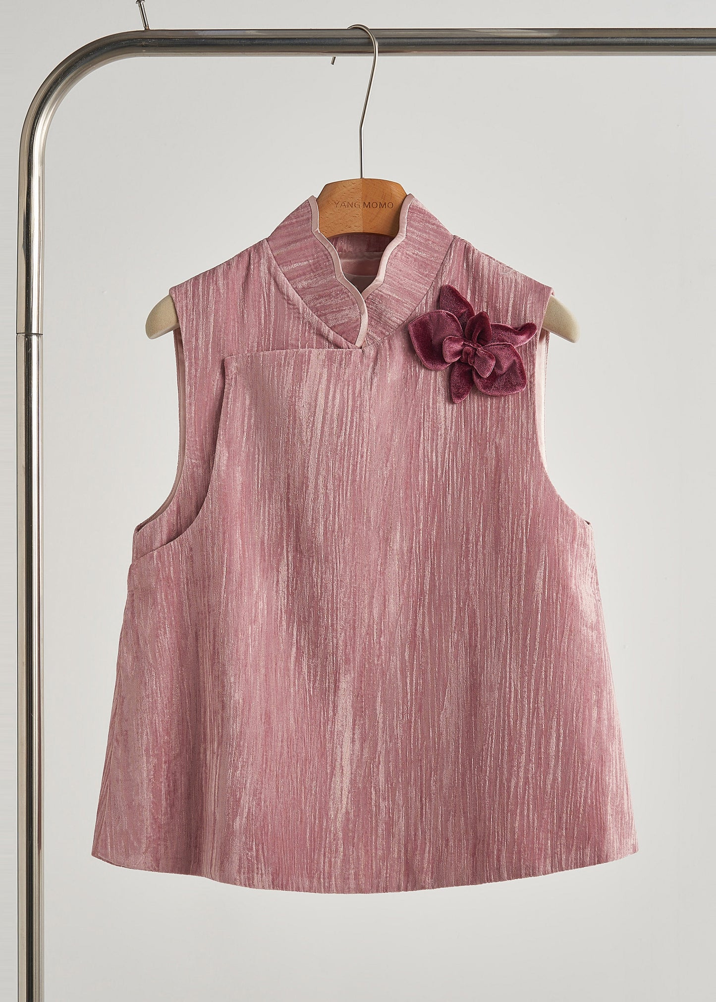 Unique Rose Decorated Silk Velour Vests Spring