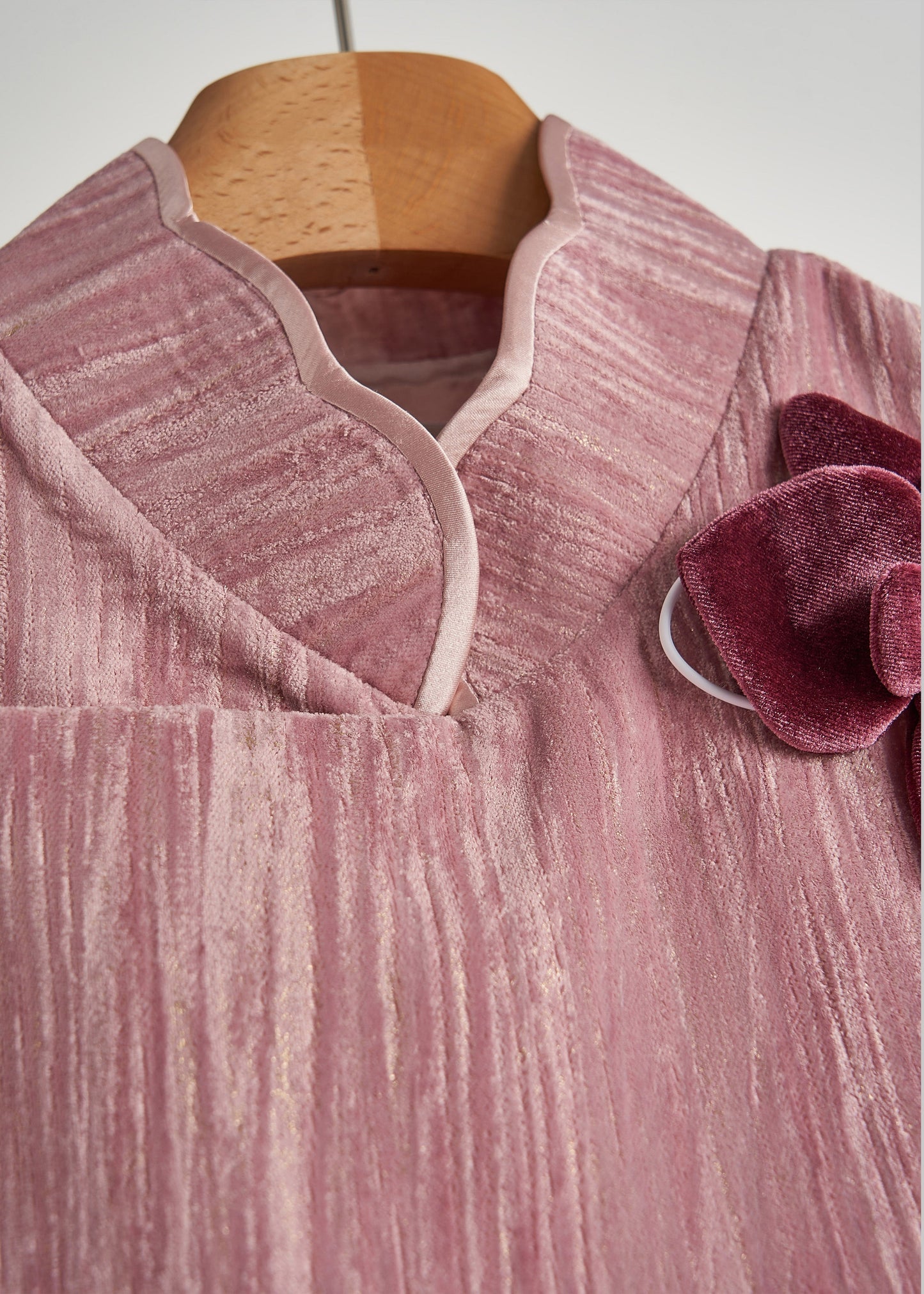 Unique Rose Decorated Silk Velour Vests Spring