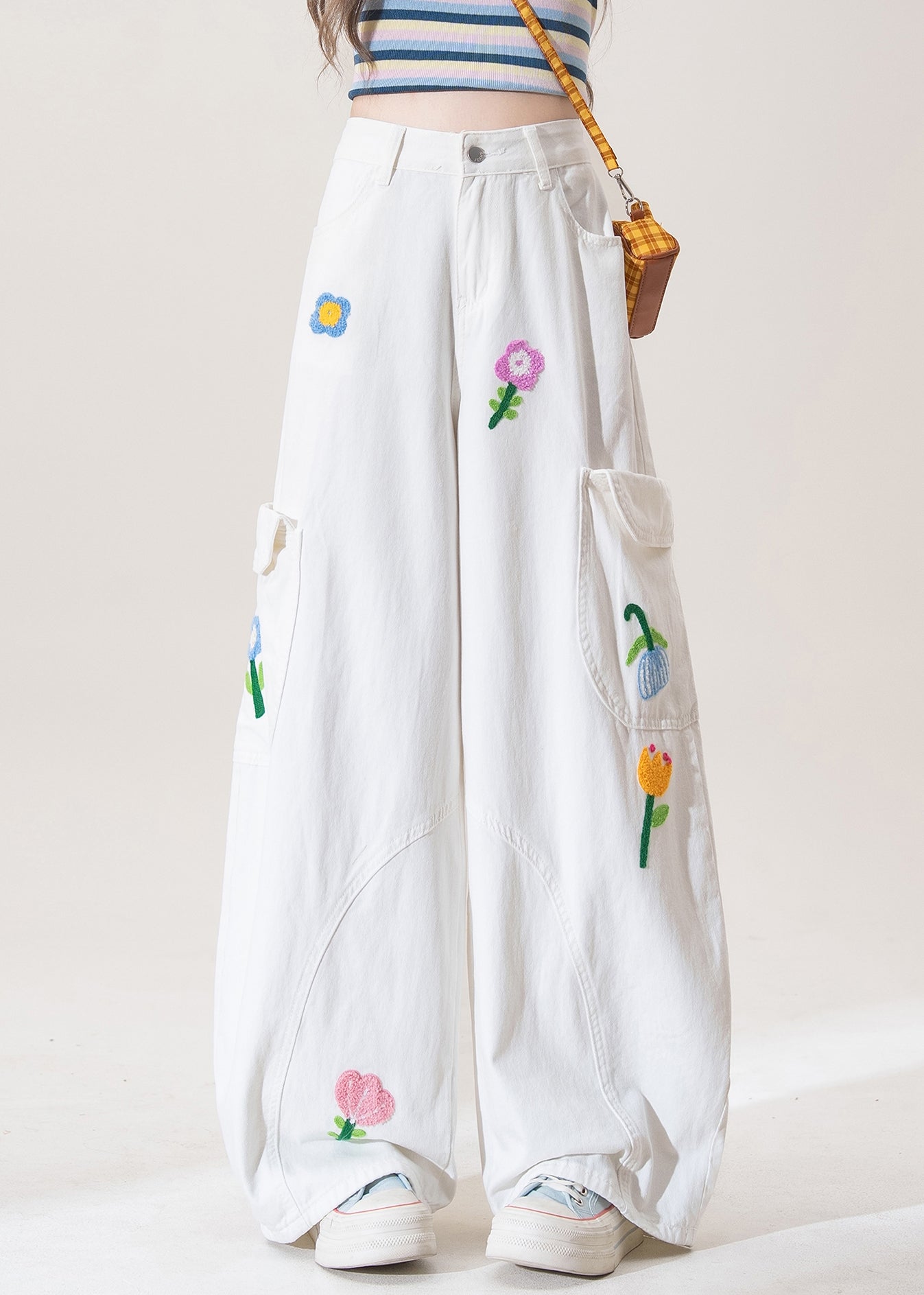 White Button Pockets High Waist Denim Pants