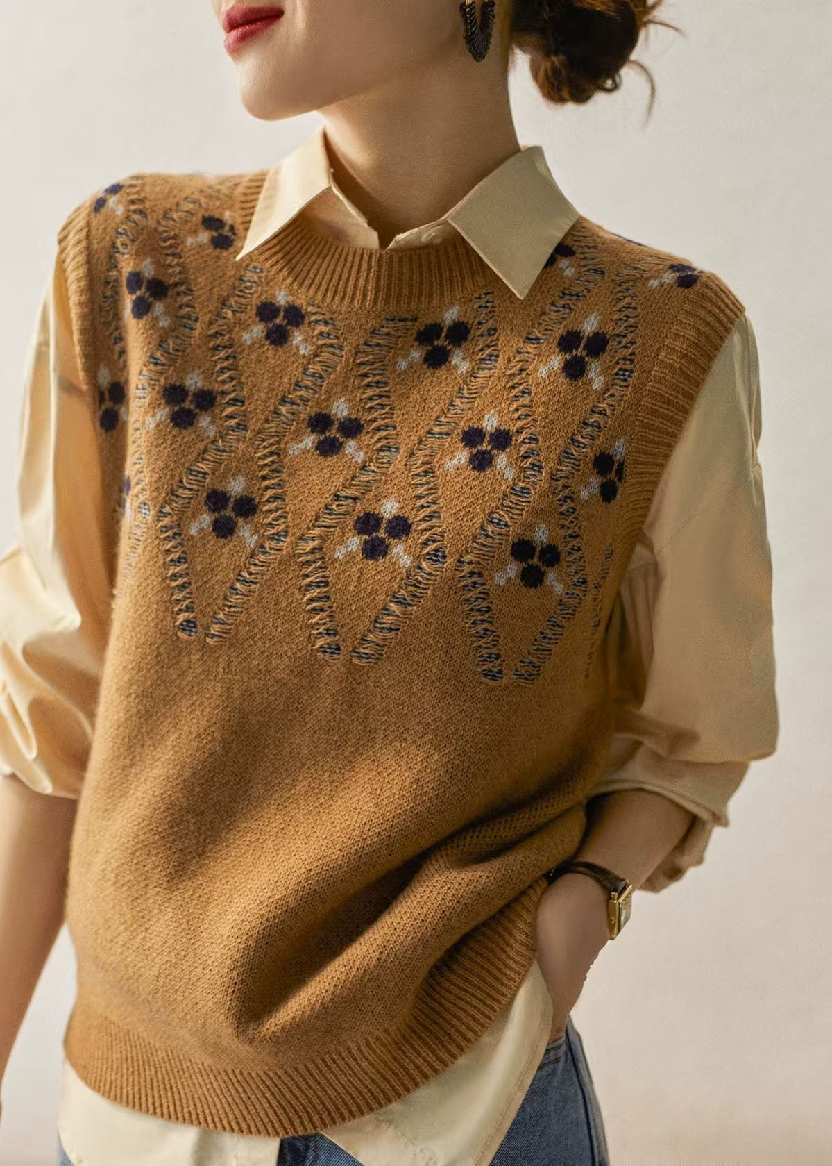 Camel O Neck Jacquard Woolen Vest Sleeveless
